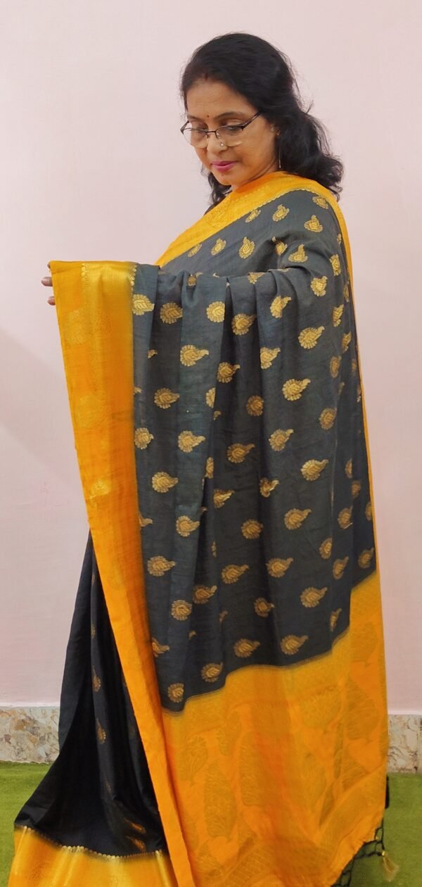 BLACK & GOLDEN YELLOW COLORED LINEN BY COTTON BANARASI SAREE - Image 3